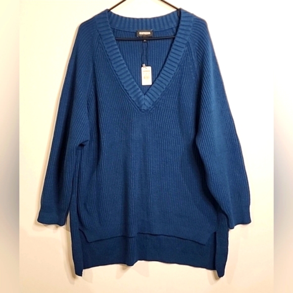 Express Sweaters - Express v neck oversized sweater NWT